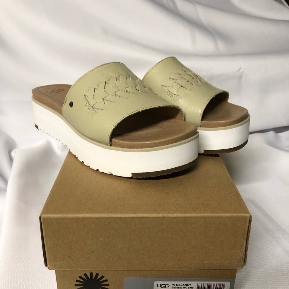 Ugg Delaney Women's Leather Platform Size 7 new
